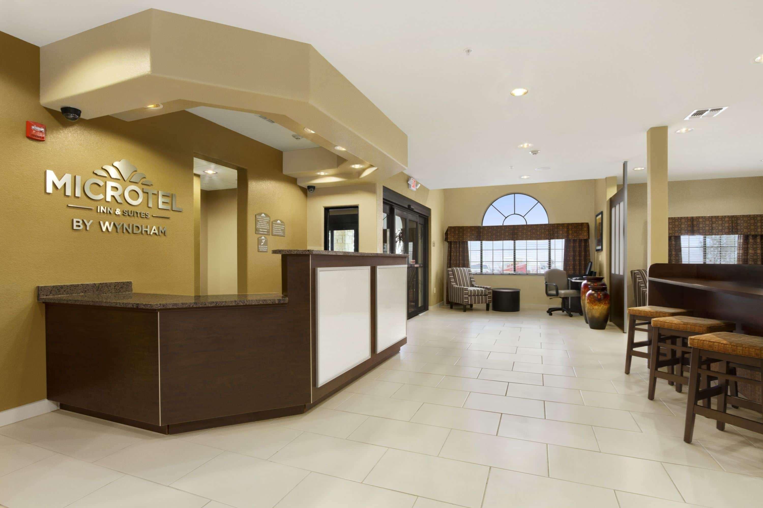 Microtel Inn & Suites By Wyndham Round Rock Buitenkant foto