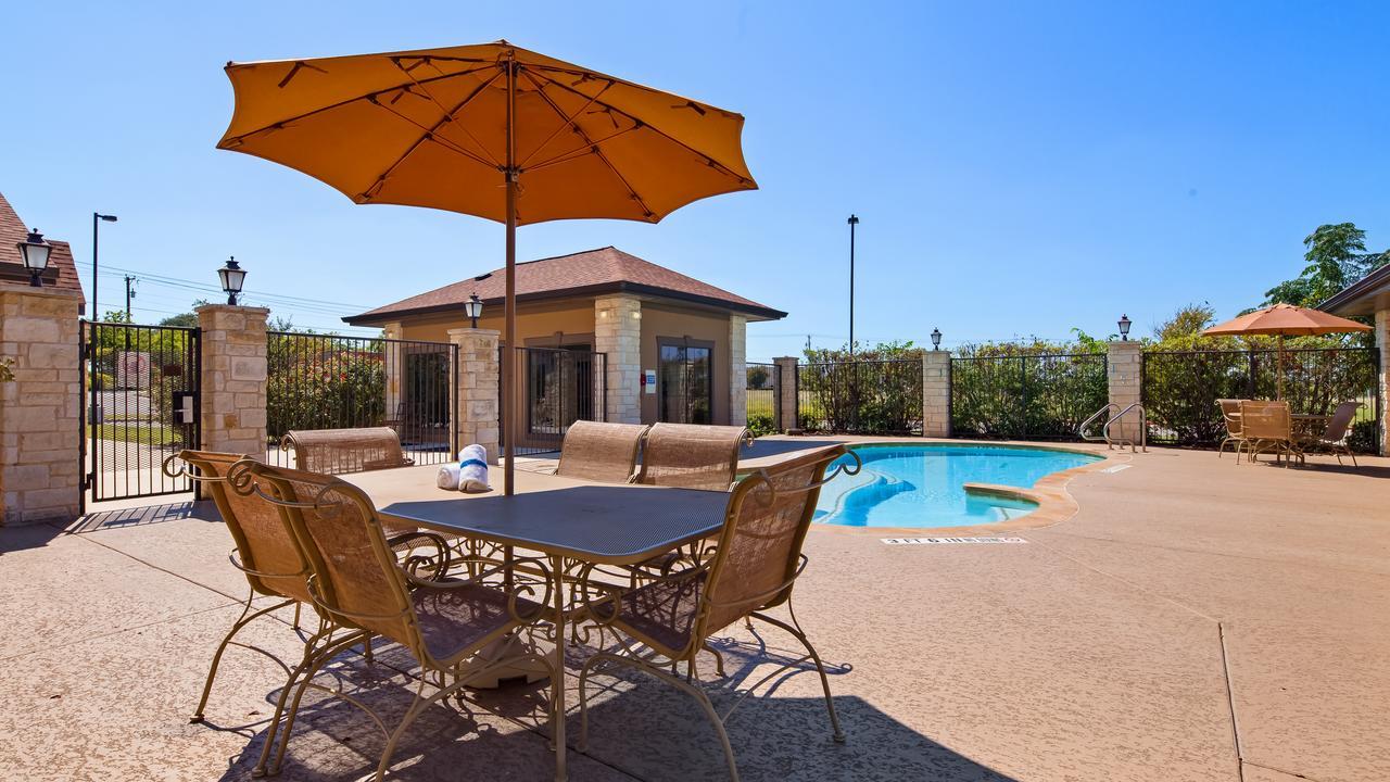Microtel Inn & Suites By Wyndham Round Rock Buitenkant foto